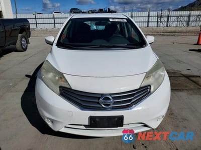 Piąte zdjęcie samochodu w środku: 2015 NISSAN VERSA NOTE S PLUS VIN:3N1CE2CP1FL405611 - miniatura