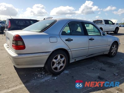 Trzecie zdjęcie samochodu z tyłu: 1998 MERCEDES-BENZ C 280 VIN:WDBHA29G8WF734563 - miniatura