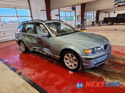 Czwarte zdjęcie samochodu z boku: 2004 BMW 325 XIT VIN:WBAEP33474PF04513 - miniatura