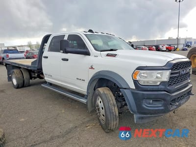 Czwarte zdjęcie samochodu z boku: 2022 RAM 4500 FLATBED TRUCK VIN:3C7WRLFL8NG112604 - miniatura