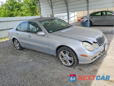 Czwarte zdjęcie samochodu z boku: 2006 MERCEDES-BENZ E-CLASS VIN:WDBUF56J06A931371 - miniatura