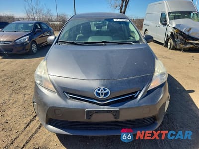 Piąte zdjęcie samochodu w środku: 2012 TOYOTA PRIUS V TWO VIN:JTDZN3EU2C3173348 - miniatura
