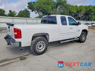 Trzecie zdjęcie samochodu z tyłu: 2013 CHEVROLET SILVERADO C1500 LT VIN:1GCRCSE03DZ192213 - miniatura