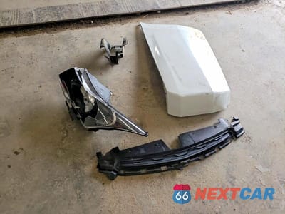 Zdjęcie 13 z 14 samochodu: 2018 CHEVROLET SUBURBAN K1500 LT VIN:1GNSKHKC1JR370015 - miniatura