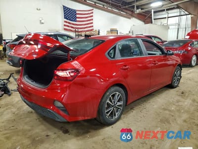 Trzecie zdjęcie samochodu z tyłu: 2022 KIA FORTE LXS VIN:3KPF24AD9NE434879 - miniatura