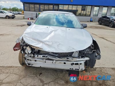 Piąte zdjęcie samochodu w środku: 2010 FORD FOCUS SE VIN:1FAHP3FN8AW130003 - miniatura