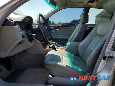 Zdjęcie 7 z 12 samochodu: 1999 MERCEDES-BENZ E 320 VIN:WDBJF65H2XA731293 - miniatura