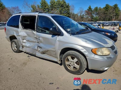 Czwarte zdjęcie samochodu z boku: 2005 DODGE GRAND CARAVAN SXT VIN:2D4GP44L95R290812 - miniatura