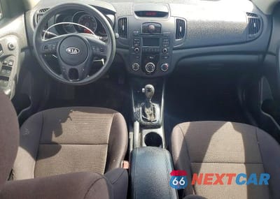 Zdjęcie 8 z 12 samochodu: 2011 KIA FORTE5 EX VIN:KNAFU5A2XB5408780 - miniatura