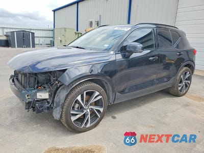 2021 VOLVO XC40 T5 R-DESIGN YV4162UM8M2526850 - główne zdjęcie licytacji z USA - miniatura