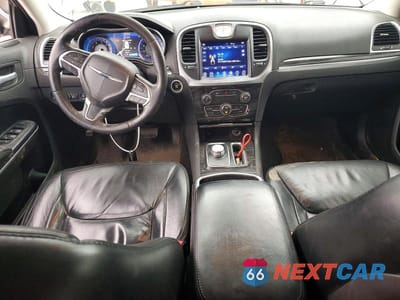 Zdjęcie 8 z 11 samochodu: 2015 CHRYSLER 300 LIMITED VIN:2C3CCARG4FH899416 - miniatura