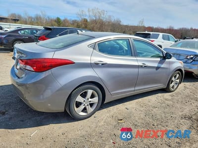 Trzecie zdjęcie samochodu z tyłu: 2011 HYUNDAI ELANTRA GLS VIN:KMHDH4AE6BU167708 - miniatura