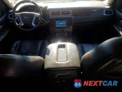 Zdjęcie 8 z 13 samochodu: 2007 GMC NEW SIERRA DENALI VIN:2GTEK638471689155 - miniatura