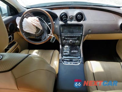 Zdjęcie 8 z 12 samochodu: 2018 JAGUAR XJ R - SPORT VIN:SAJWJ1CD5J8W13909 - miniatura