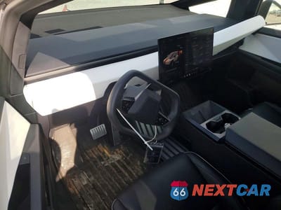Zdjęcie 8 z 12 samochodu: 2024 TESLA CYBERTRUCK VIN:7G2CEHED3RA010782 - miniatura