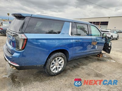 Trzecie zdjęcie samochodu z tyłu: 2025 CHEVROLET SUBURBAN K1500 PREMIER VIN:1GNS6FRD4SR288918 - miniatura