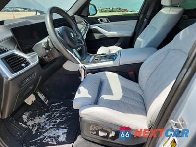 Zdjęcie 7 z 13 samochodu: 2025 BMW X5 XDRIVE40I VIN:5UX23EU01S9W48130 - miniatura
