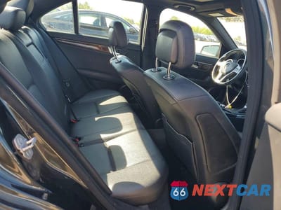 Zdjęcie 10 z 12 samochodu: 2012 MERCEDES-BENZ C 300 4MATIC VIN:WDDGF8BB5CR192788 - miniatura