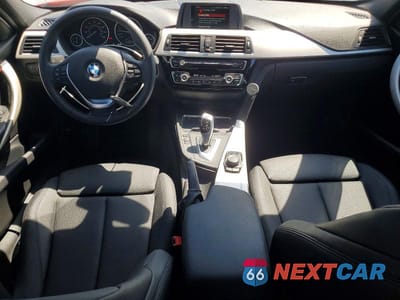 Zdjęcie 8 z 12 samochodu: 2018 BMW 320 I VIN:WBA8E1G5XJNU93053 - miniatura