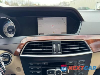 Zdjęcie 12 z 13 samochodu: 2014 MERCEDES-BENZ C 300 4MATIC VIN:WDDGF8AB5ER317146 - miniatura