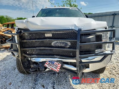 Piąte zdjęcie samochodu w środku: 2019 FORD F550 SUPER DUTY VIN:1FD0X5HTXKEC44943 - miniatura