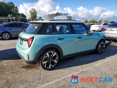 Trzecie zdjęcie samochodu z tyłu: 2025 MINI COOPER S VIN:WMW53GD0XS2X63101 - miniatura