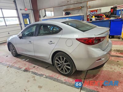 Drugie zdjęcie samochodu z przodu: 2018 MAZDA 3 TOURING VIN:3MZBN1V35JM211970 - miniatura