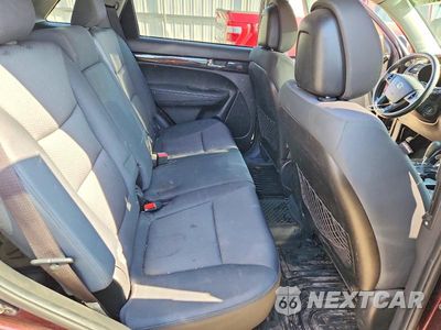 Zdjęcie 11 z 13 samochodu: 2012 KIA SORENTO LX VIN:5XYKT3A11CG224529 - miniatura