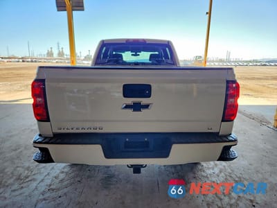 Zdjęcie 6 z 13 samochodu: 2018 CHEVROLET SILVERADO K1500 LT VIN:3GCUKRECXJG495582 - miniatura