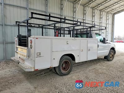 Trzecie zdjęcie samochodu z tyłu: 2013 FORD F350 SUPER DUTY UTILITY / SERVICE TRUCK VIN:1FDRF3G67DEA10059 - miniatura