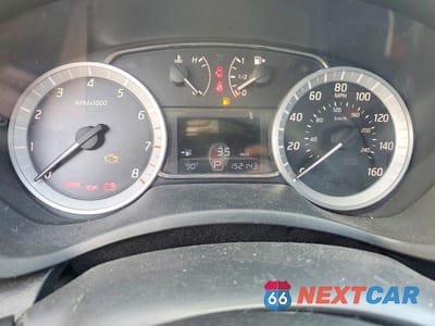 Zdjęcie 9 z 12 samochodu: 2014 NISSAN SENTRA VIN:3N1AB7AP1EL626494 - miniatura