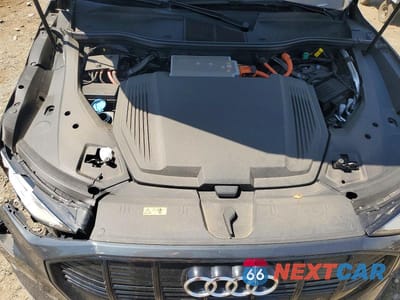 Zdjęcie 12 z 13 samochodu: 2022 AUDI E-TRON PREMIUM VIN:WA1AAAGE0NB009960 - miniatura