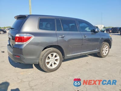 Trzecie zdjęcie samochodu z tyłu: 2012 TOYOTA HIGHLANDER BASE VIN:5TDZA3EH4CS020449 - miniatura