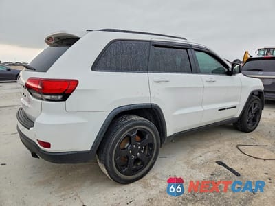Trzecie zdjęcie samochodu z tyłu: 2019 JEEP GRAND CHEROKEE LAREDO VIN:1C4RJEAG9KC543328 - miniatura