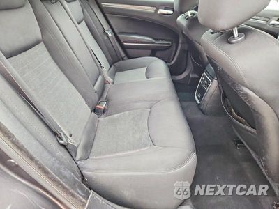 Zdjęcie 10 z 12 samochodu: 2019 CHRYSLER 300 TOURING VIN:2C3CCAAG0KH590547 - miniatura