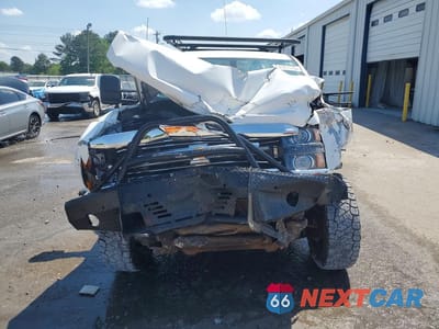 Piąte zdjęcie samochodu w środku: 2016 CHEVROLET SILVERADO K2500 HEAVY DUTY VIN:1GB2KUEG4GZ171179 - miniatura