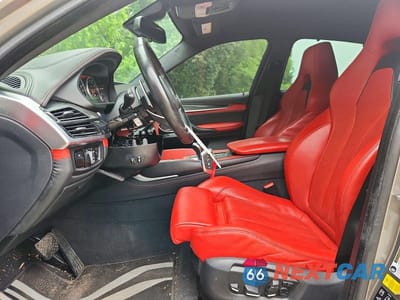 Zdjęcie 7 z 12 samochodu: 2019 BMW X6 M VIN:5YMKW8C52KLR38362 - miniatura