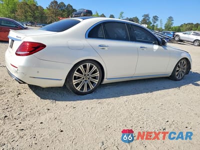 Trzecie zdjęcie samochodu z tyłu: 2020 MERCEDES-BENZ E 350 4MATIC VIN:W1KZF8EB0LA818069 - miniatura