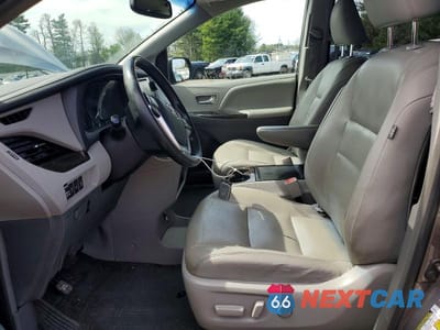 Zdjęcie 7 z 13 samochodu: 2015 TOYOTA SIENNA XLE 7-PASSENGER VIN:5TDDK3DC1FS116623 - miniatura