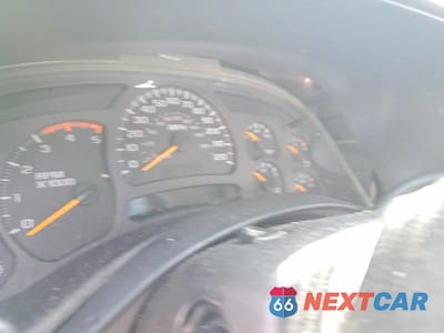 Zdjęcie 9 z 12 samochodu: 2003 GMC SIERRA K2500 HEAVY DUTY VIN:1GTHK291X3E225554 - miniatura