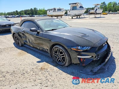 Czwarte zdjęcie samochodu z boku: 2018 FORD MUSTANG VIN:1FATP8UH1J5143511 - miniatura