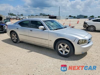 Czwarte zdjęcie samochodu z boku: 2010 DODGE CHARGER SXT VIN:2B3CA3CV2AH178252 - miniatura
