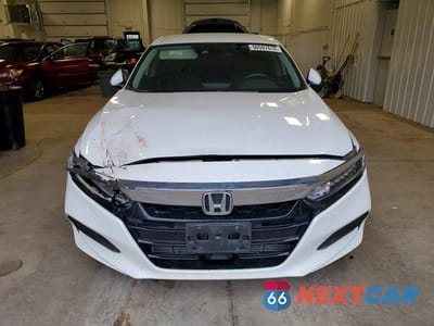 Piąte zdjęcie samochodu w środku: 2018 HONDA ACCORD LX VIN:1HGCV1F11JA260215 - miniatura
