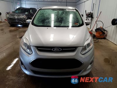 Piąte zdjęcie samochodu w środku: 2017 FORD C-MAX SE VIN:1FADP5AU9HL113067 - miniatura