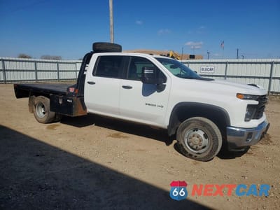 Czwarte zdjęcie samochodu z boku: 2024 CHEVROLET SILVERADO K3500 VIN:1GB4YSEY7RF307099 - miniatura