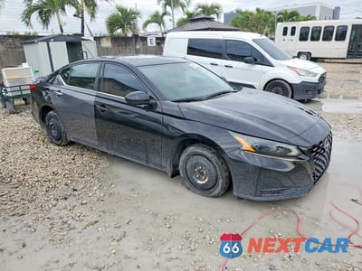 Czwarte zdjęcie samochodu z boku: 2023 NISSAN ALTIMA 2.5 SR VIN:1N4BL4CV7PN304931 - miniatura