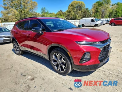 Czwarte zdjęcie samochodu z boku: 2019 CHEVROLET BLAZER RS VIN:3GNKBERS4KS688740 - miniatura