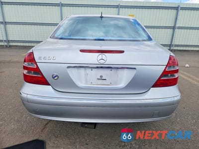 Zdjęcie 6 z 12 samochodu: 2005 MERCEDES-BENZ E 500 VIN:WDBUF70JX5A630271 - miniatura