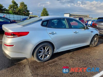 Trzecie zdjęcie samochodu z tyłu: 2020 KIA OPTIMA LX VIN:5XXGT4L37LG420585 - miniatura