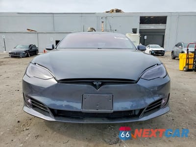 Piąte zdjęcie samochodu w środku: 2018 TESLA MODEL S VIN:5YJSA1E26JF283996 - miniatura